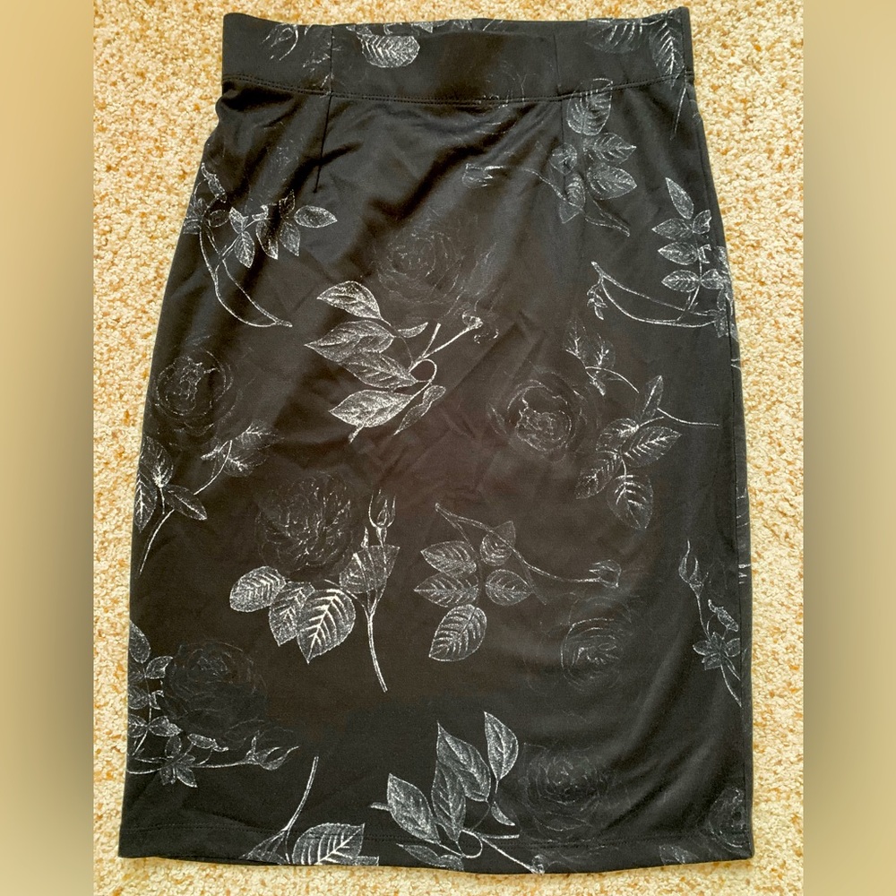 DownEast Black Rose Ponte Pencil Skirt size S